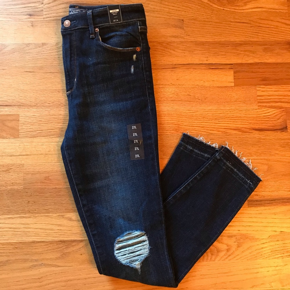 Abercrombie & Fitch Frayed Hem Jeans